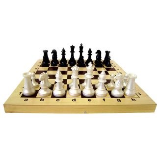 Шахматы гроссмейстерские дпластиков с деревянной доской 415*215 (фигуры пластик) высота короля 105мм, пешки 50мм.